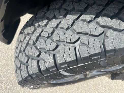 Used 2016 Jeep Grand Cherokee Limited w/ Luxury Group II image 32