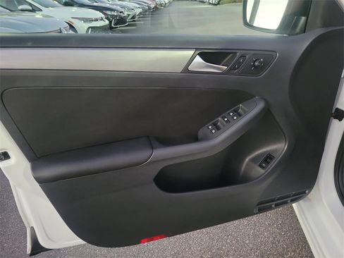 Used 2016 Volkswagen Jetta Sport image 20