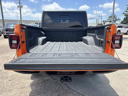Used 2025 Jeep Gladiator Sport AWD/4WD image 8