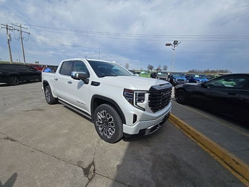 Used 2024 GMC Sierra 1500 Denali Ultimate AWD/4WD image 10