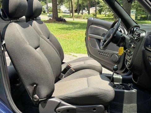 Used 2005 Chrysler PT Cruiser Convertible FWD image 13