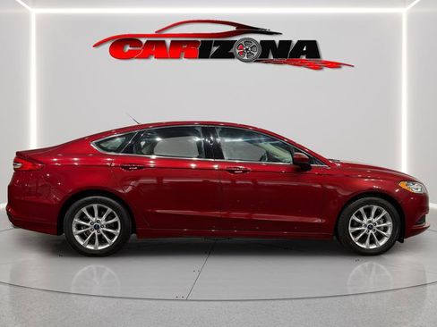 Used 2017 Ford Fusion SE w/ Fusion SE Technology Package image 10