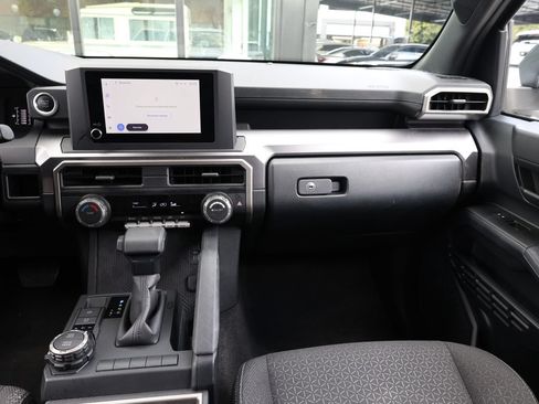Used 2025 Toyota 4Runner SR5 AWD/4WD image 20