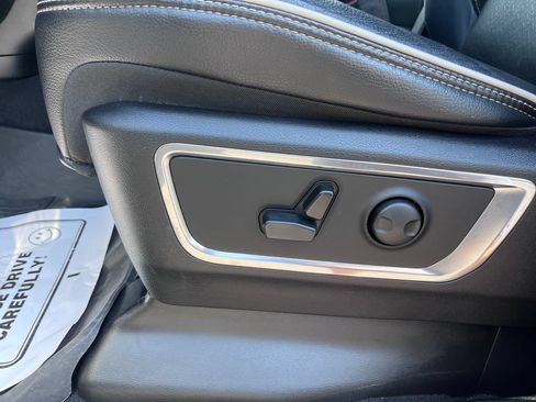 Used 2025 RAM 1500 Laramie AWD/4WD image 14