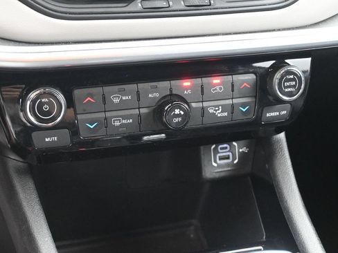 Used 2025 Jeep Compass Limited AWD/4WD image 18