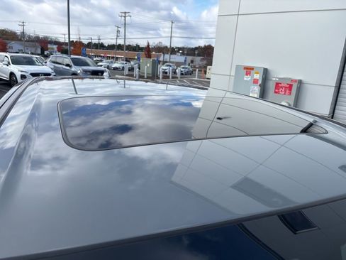 Used 2025 Honda CR-V EX-L image 9