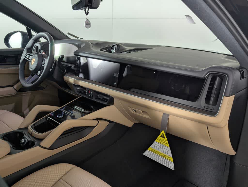 Used 2026 Porsche Cayenne Coupe AWD/4WD image 19