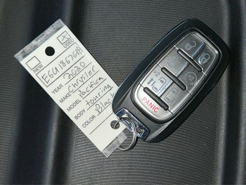 Used 2020 Chrysler Pacifica Touring w/ S Appearance Package image 33