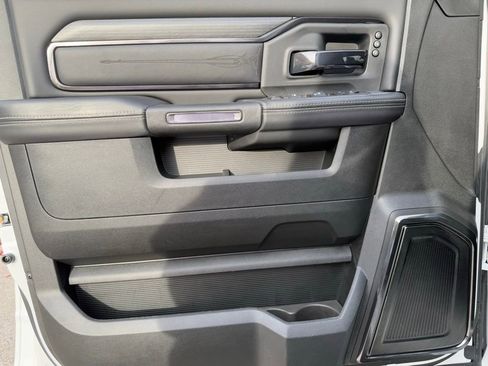 Used 2024 RAM 2500 Limited image 24