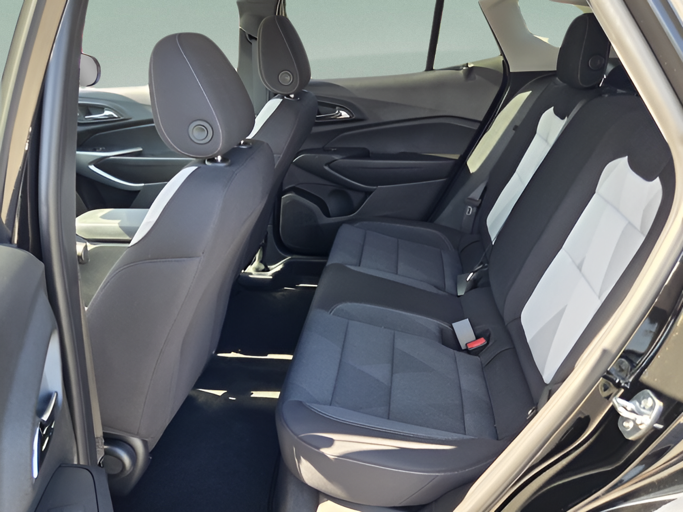 New 2026 Chevrolet Trax LS w/ LS Convenience Package FWD image 11