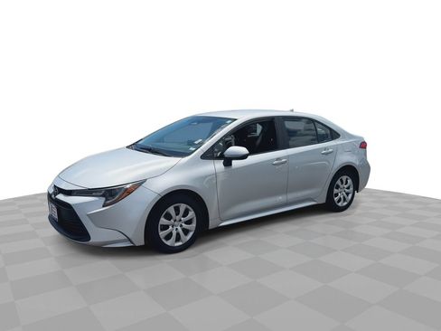 Used 2023 Toyota Corolla LE FWD image 4