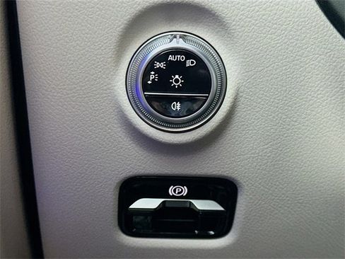 Certified 2025 Mercedes-Benz C 300 Sedan image 10