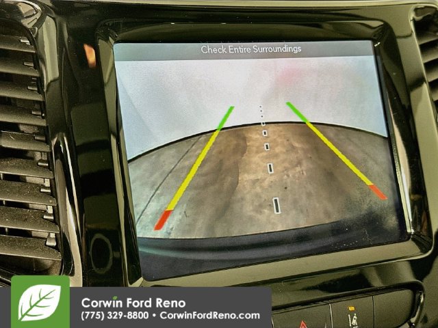 Used 2019 Jeep Cherokee Overland w/ Technology Group AWD/4WD image 17