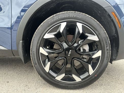 Certified 2025 Kia Sorento EX w/ Panoramic Sunroof Package AWD/4WD image 18