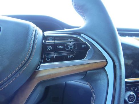Used 2024 Jeep Grand Cherokee L Summit AWD/4WD image 19