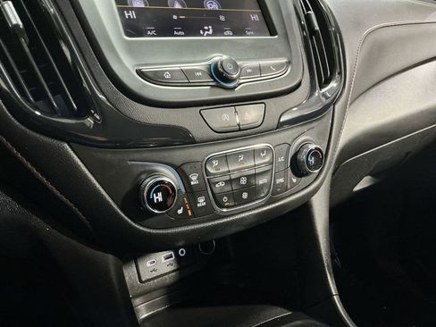 Used 2023 Chevrolet Equinox RS image 29