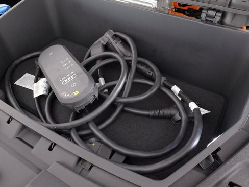 Used 2023 Audi e-tron Prestige w/ Prestige Package image 69