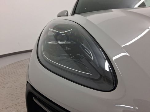 New 2026 Porsche Macan S image 11