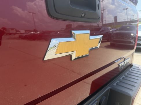 Used 2017 Chevrolet Silverado 1500 LTZ Z71 AWD/4WD image 8