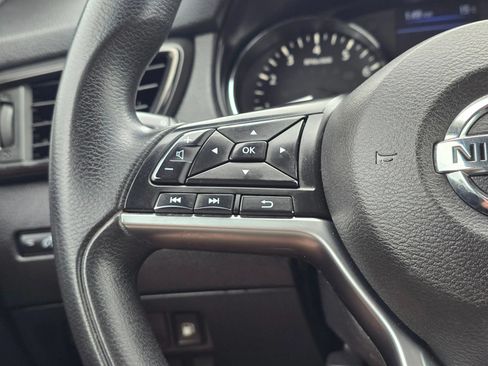 Used 2019 Nissan Rogue SV AWD/4WD image 24