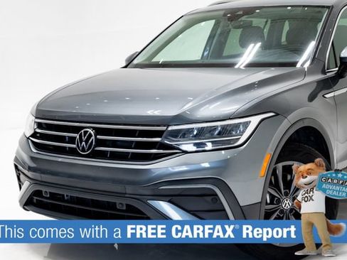 Used 2023 Volkswagen Tiguan SE FWD image 2