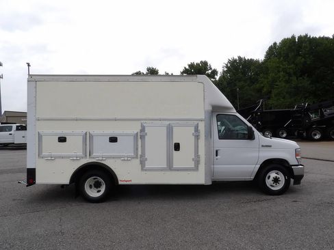 Used 2023 Ford E-350 and Econoline 350 Super Duty w/ Power Windows & Locks Group RWD image 9