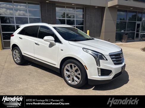 Used 2018 Cadillac XT5 Luxury w/ Driver Awareness Package AWD/4WD image 1