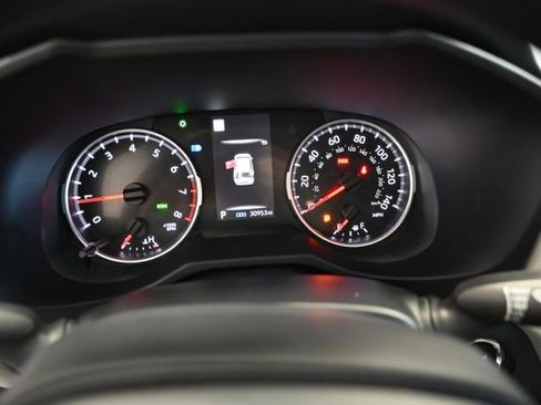 Used 2022 Toyota RAV4 XLE image 29