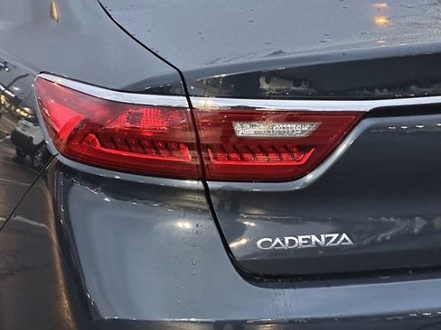 Used 2019 Kia Cadenza Technology image 14