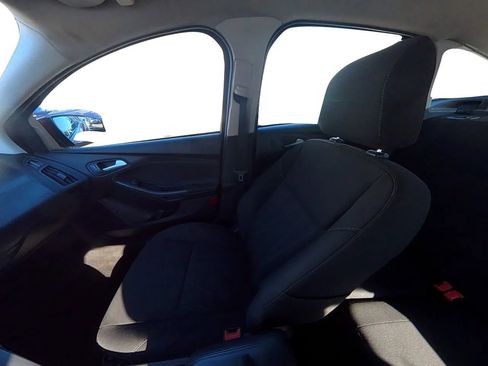 Used 2017 Ford Focus SEL image 29
