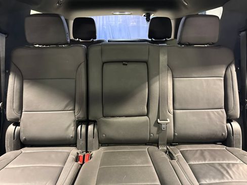 Used 2024 Chevrolet Tahoe Z71 w/ Luxury Package AWD/4WD image 38