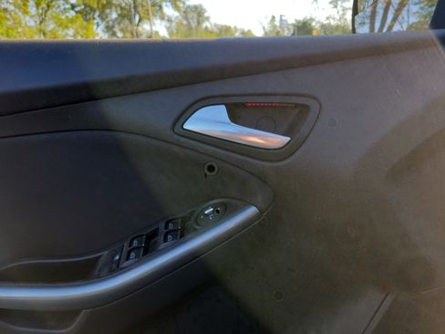 Used 2012 Ford Focus Titanium image 17