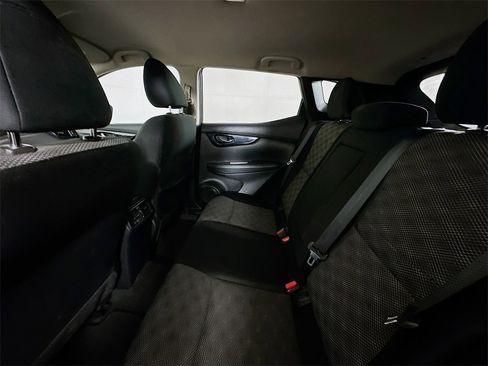 Certified 2020 Nissan Rogue Sport SV image 23