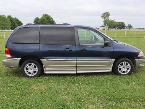 Used 2002 Ford Windstar SEL FWD image 17