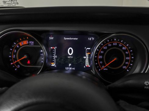 Used 2022 Jeep Wrangler Unlimited Sport image 31