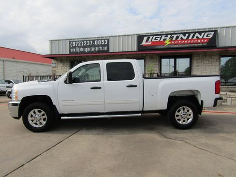 Used 2014 Chevrolet Silverado 2500 LT w/ Interior Plus Package RWD image 2
