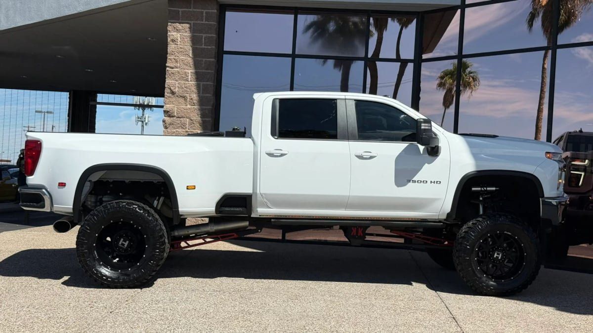 Used 2022 Chevrolet Silverado 3500 LT w/ Convenience Package AWD/4WD image 14