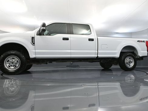 Used 2022 Ford F250 XL w/ Power Equipment Group image 54