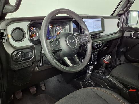 Used 2024 Jeep Gladiator Sport image 15