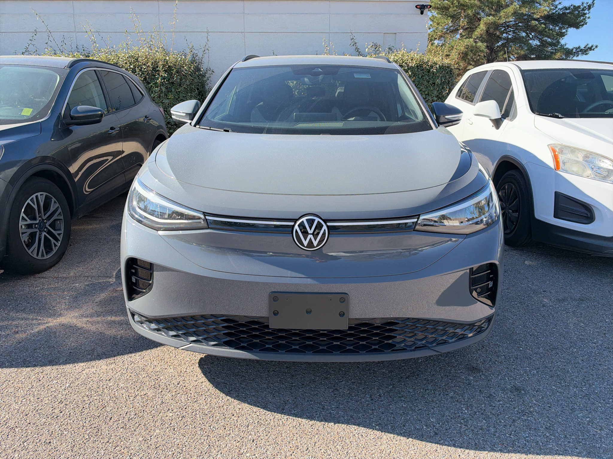 Used 2024 Volkswagen ID.4 2WD image 2