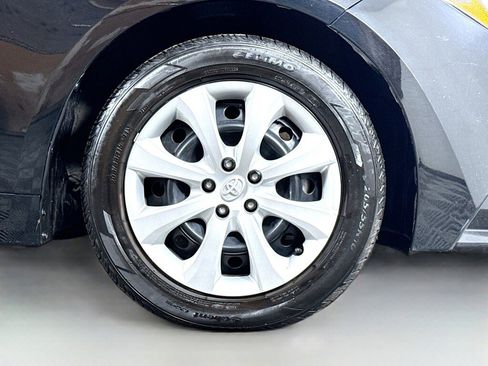 Used 2024 Toyota Corolla LE image 38