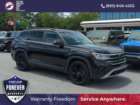 Used 2023 Volkswagen Atlas SE w/ Panoramic Sunroof Package FWD image 8
