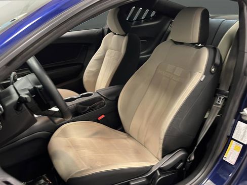 Used 2020 Ford Mustang Coupe RWD image 9