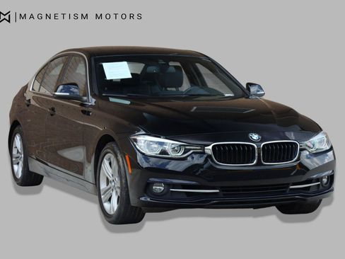 Used 2018 BMW 330i Sedan RWD image 4