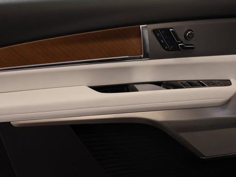 New 2026 Cadillac Vistiq Sport image 6