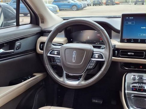 Certified 2022 Lincoln Nautilus FWD w/ Premium Package image 7