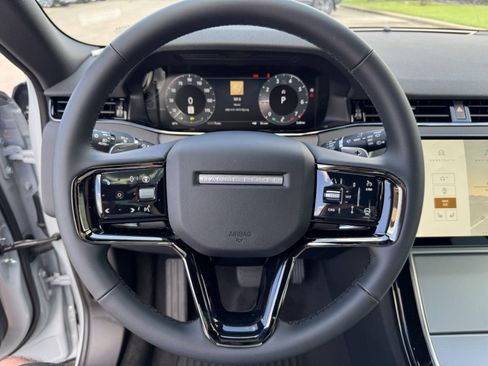 Used 2025 Land Rover Range Rover Evoque S image 13