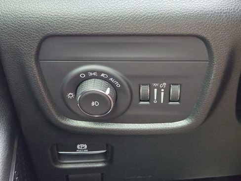 Certified 2023 Jeep Grand Cherokee L Limited w/ Black Appearance Package image 24