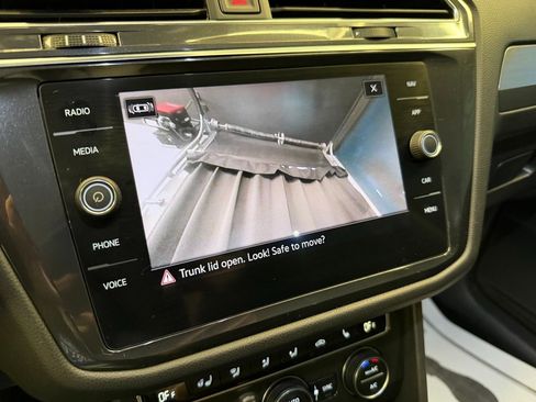 Used 2021 Volkswagen Tiguan SEL w/ 3-Row Tiguan MDO Package image 12