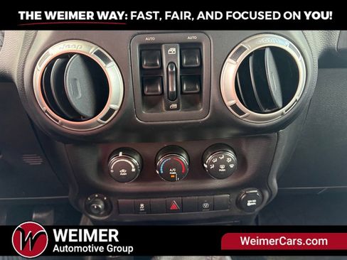 Used 2017 Jeep Wrangler Unlimited Sahara AWD/4WD image 27